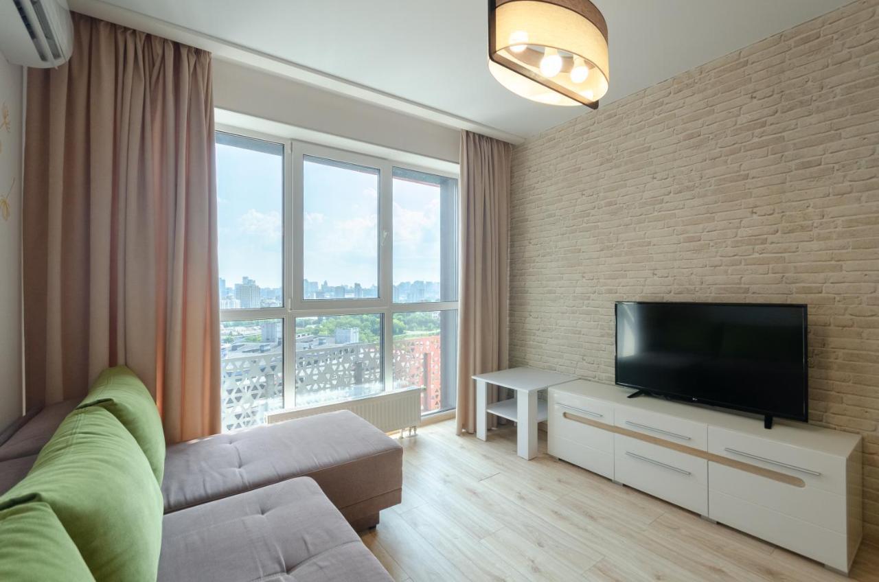Petrovdom 41B-59B-90B-77B Stunning City View Apartments At Rc Kvartet, Central Railway Station Kyiv Exterior photo