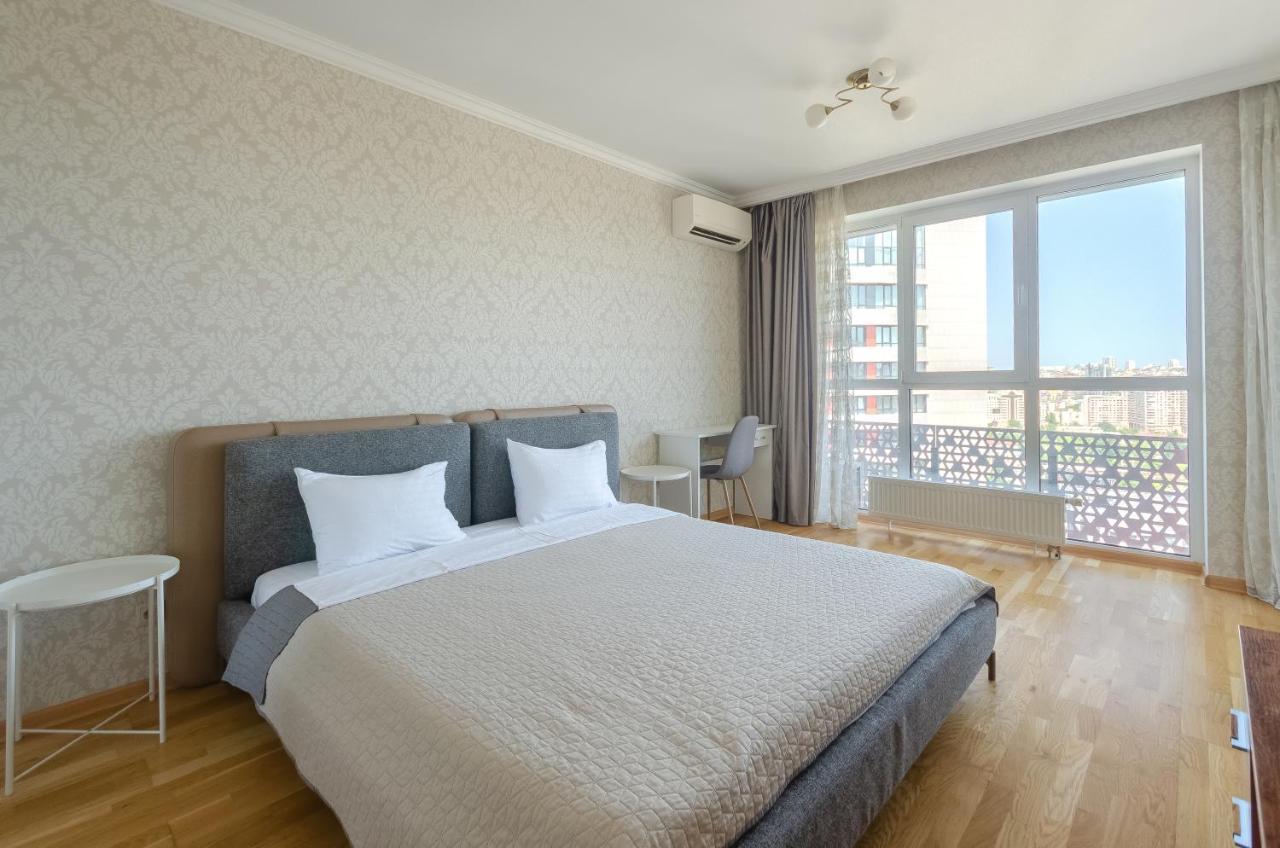 Petrovdom 41B-59B-90B-77B Stunning City View Apartments At Rc Kvartet, Central Railway Station Kyiv Exterior photo